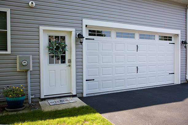 24/7 Emergency Garage Door Panel Replacement experts in Clay County County, MN